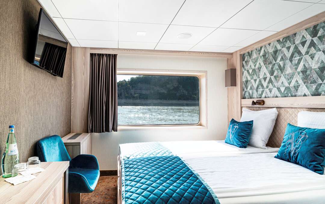 Vivienne-cabin-comfort