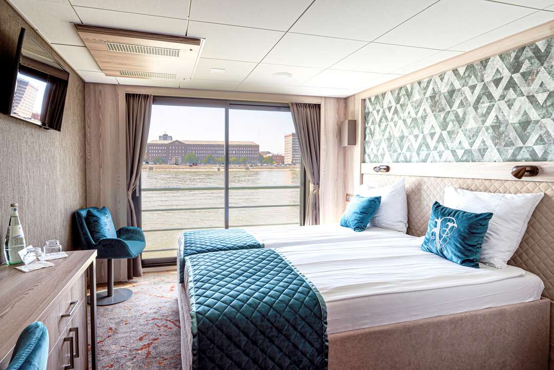 Vivienne - Superior - cabin with french balcony - upper / middle deck