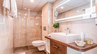 Vivienne - private facilities